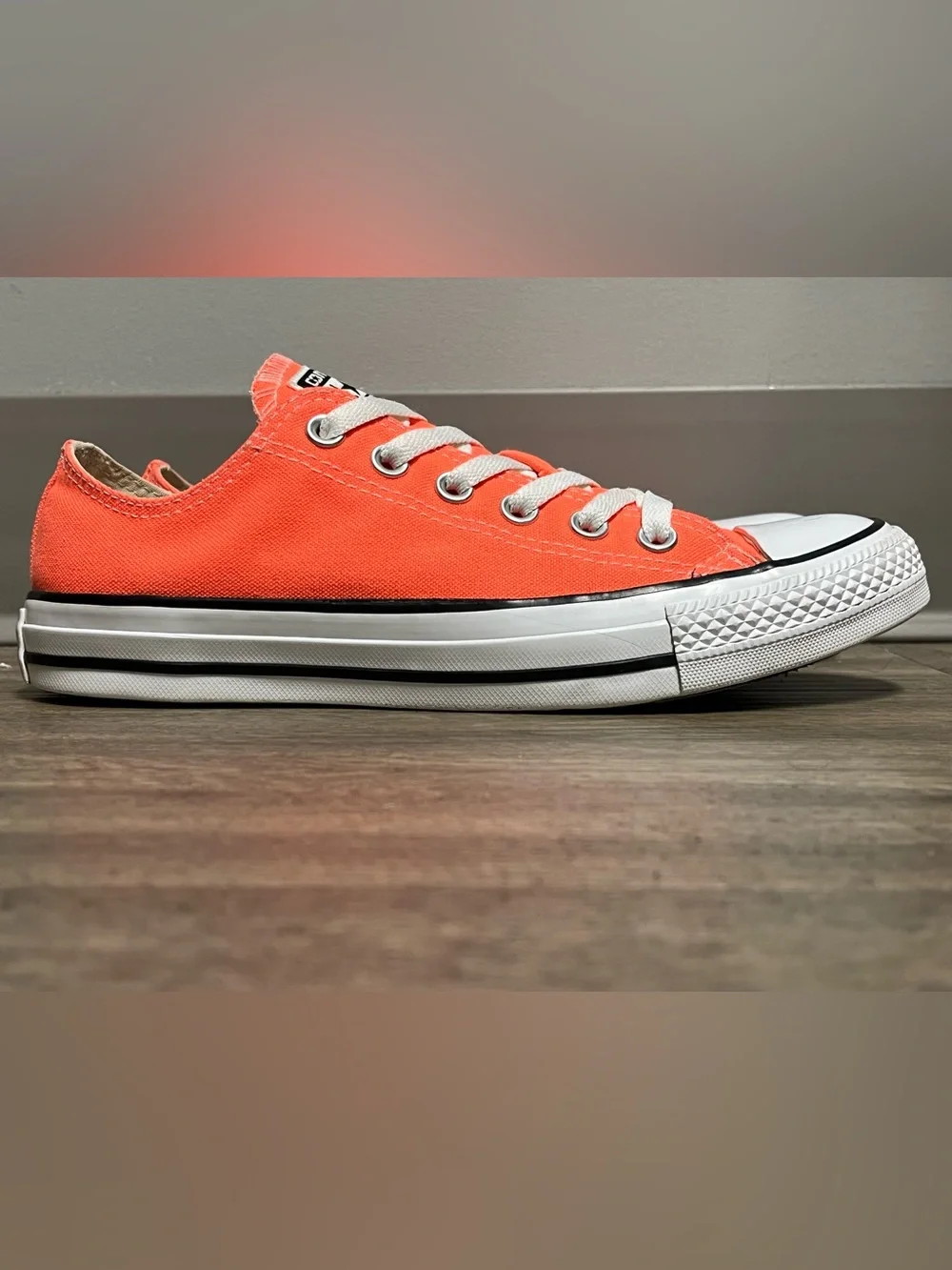 Converse Chuck Taylor All-Star Low Top - 155736F Hyper Orange - Men 6/Women 8 - Picture 3 of 15